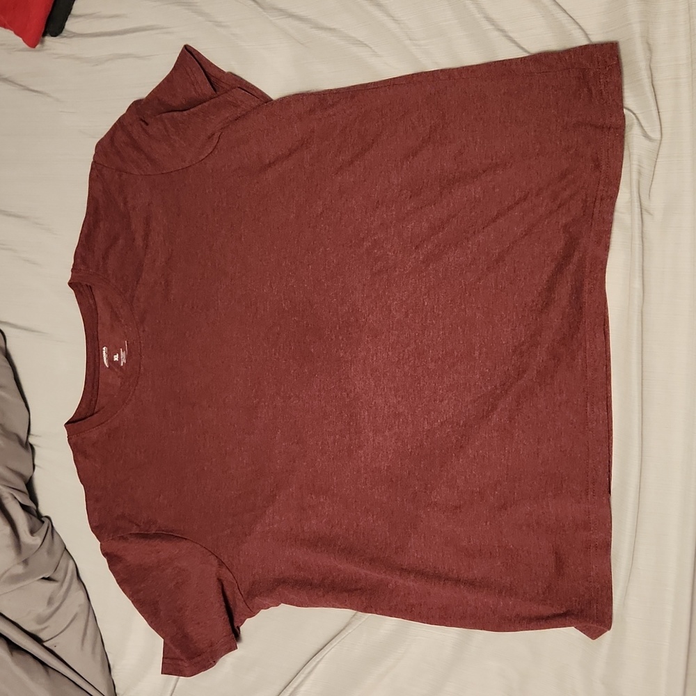 Sonoma men maroon tshirt